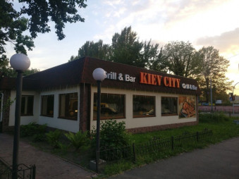 Гриль-бар возле аэропорта Жуляны